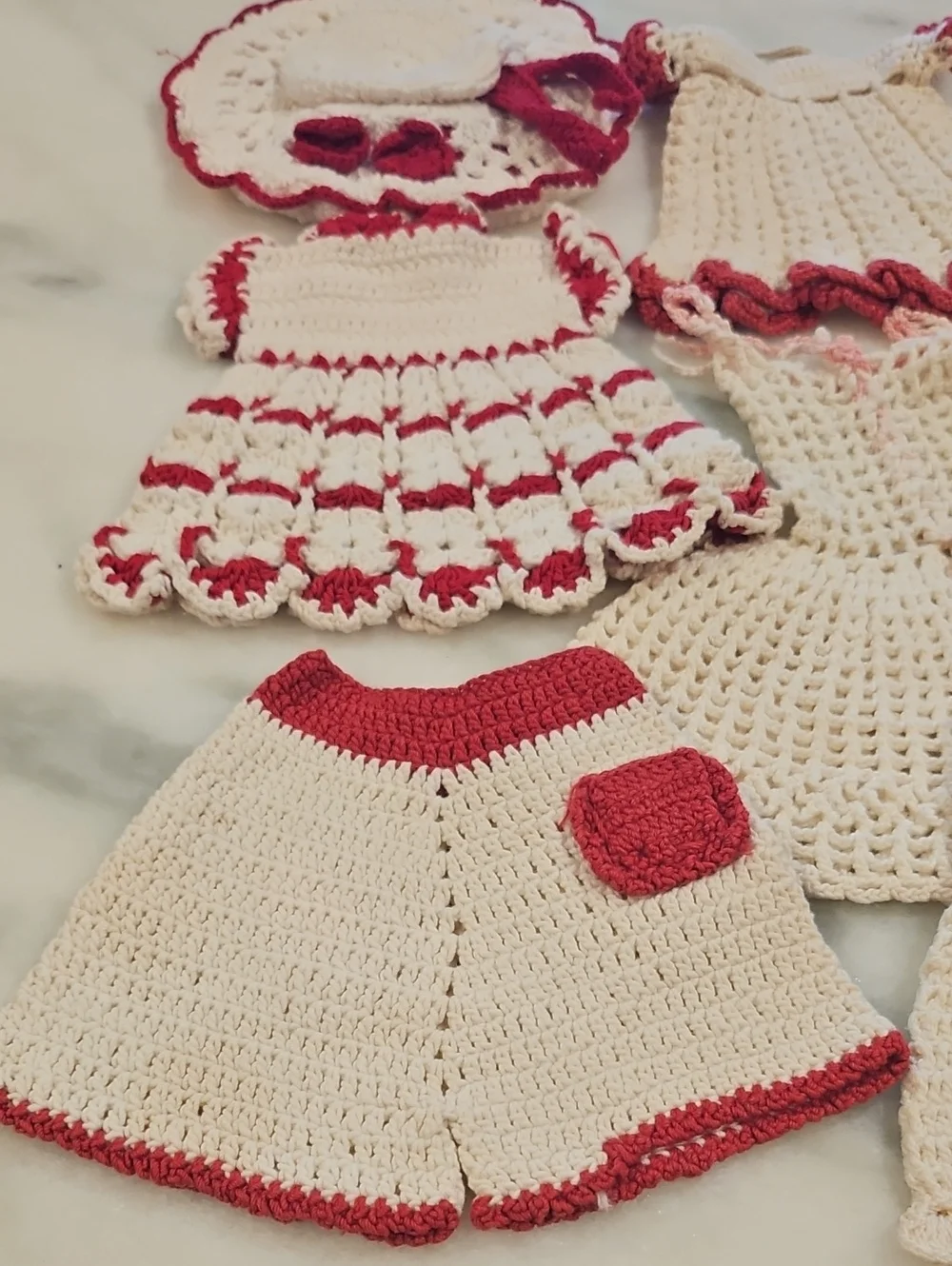 VINTAGE CROCHETED POTHOLDERS LOT OF (10)